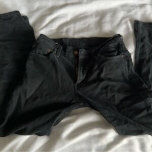 Black Levi’s Jeans